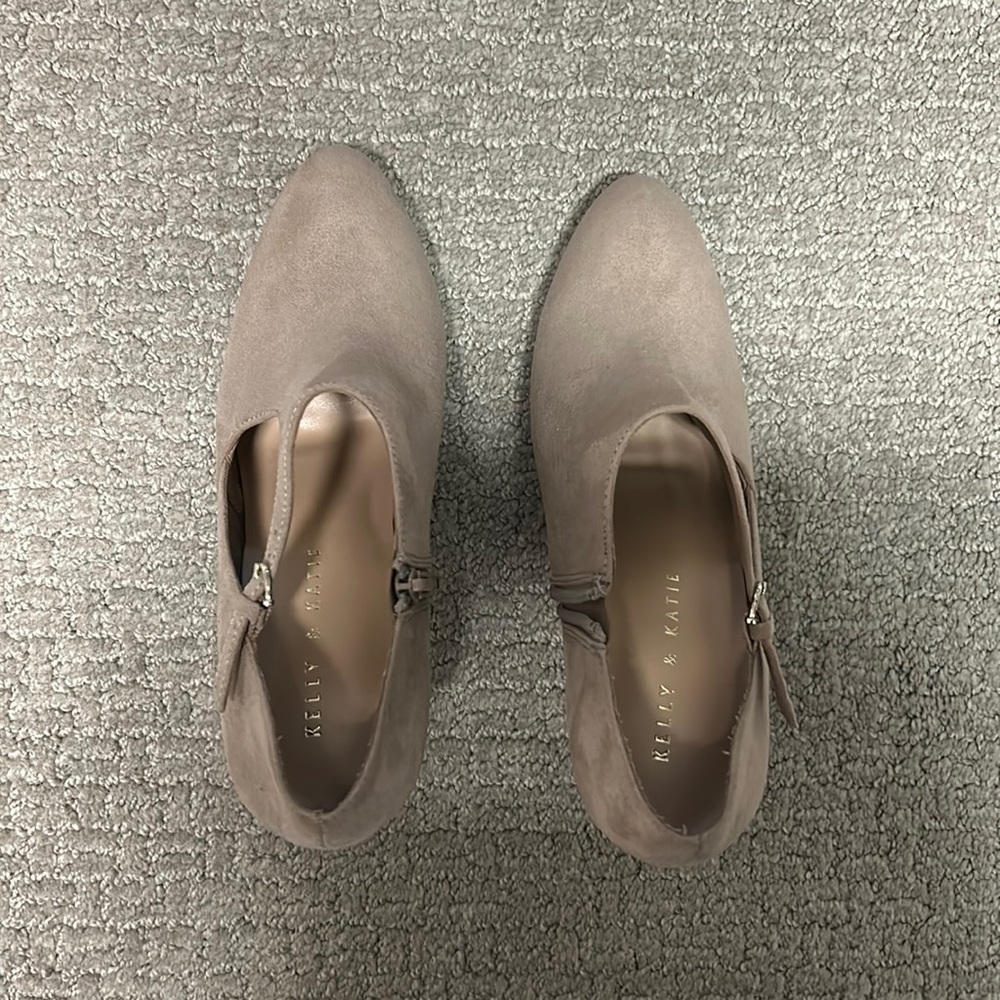 Kelly & Katie heels size 7.5